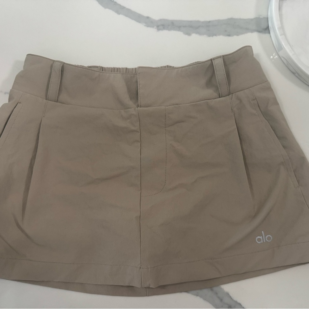 ALO Yoga Women's Tan Skort never worn